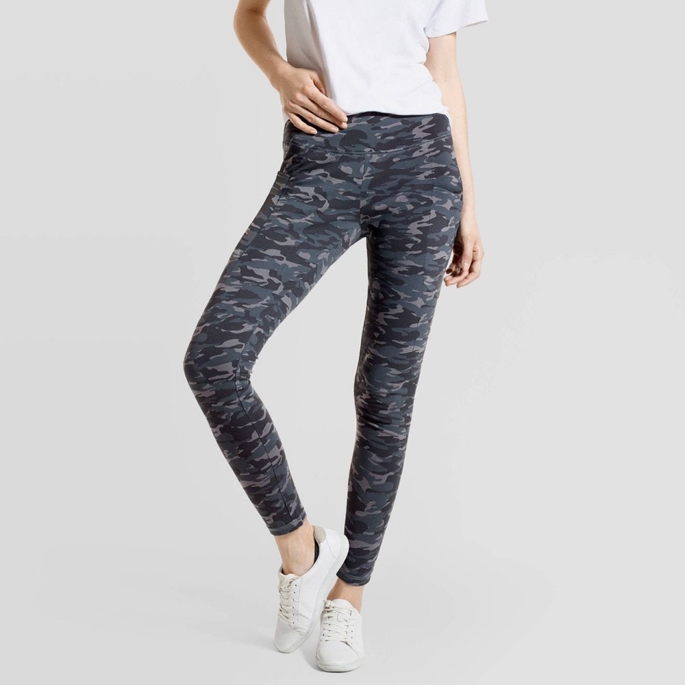 NWT Hue Studio Camo Mid Rise Leggings Cotton S